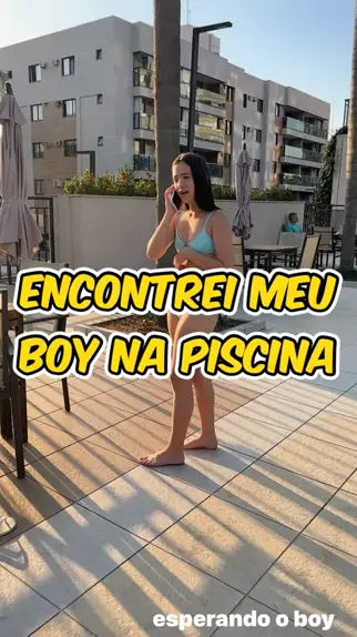adolescentes biquíni piscina | Discover