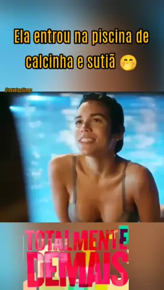 pre adolescente com biquini & meninas na piscina d ...| Kwai