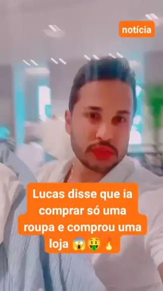 lucas comprou uma camiseta e um boné em uma loja