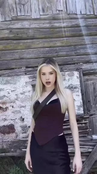 auhneesh nicole pool threesome