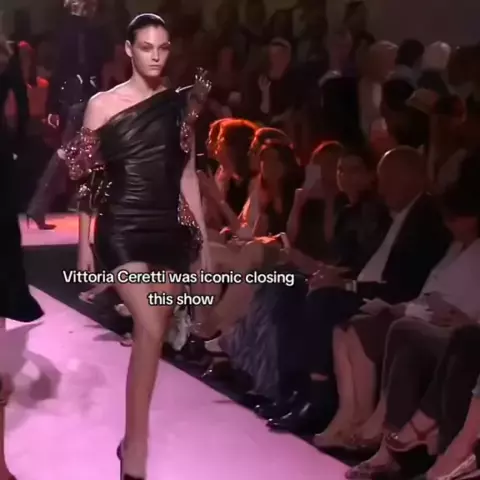 adriana lima leak runway